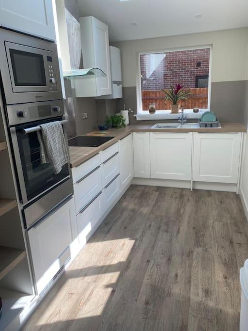 Beautiful 3 Bed Home In The Heart Of New Forest Hordle المظهر الخارجي الصورة